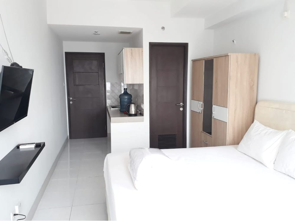 Фото Express O 91863 Mekarwangi M-square