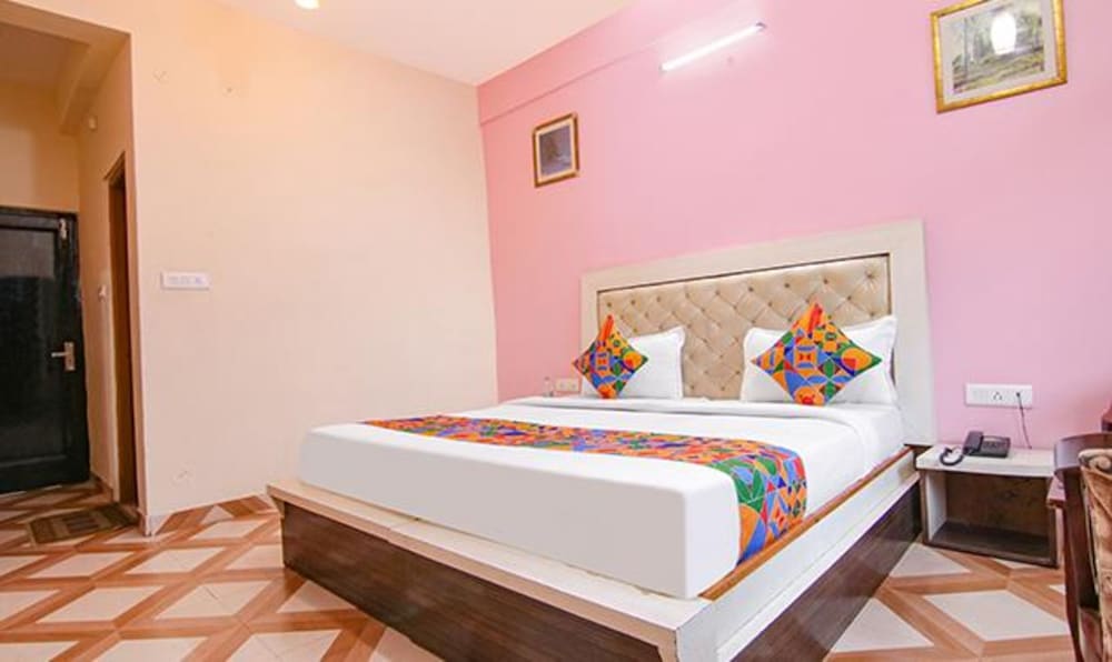 Фото Fabhotel The Castle