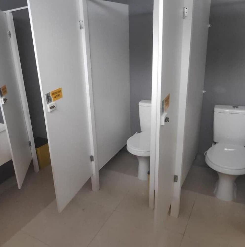 Фото Le Chat Qui Peche Hostel