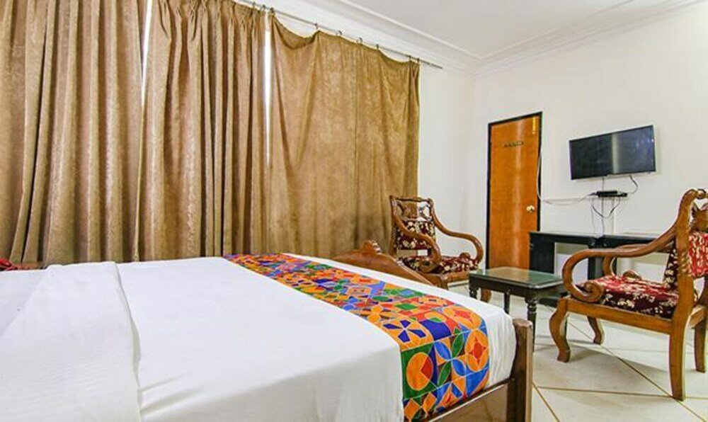 Фото Fabhotel Singh Suite