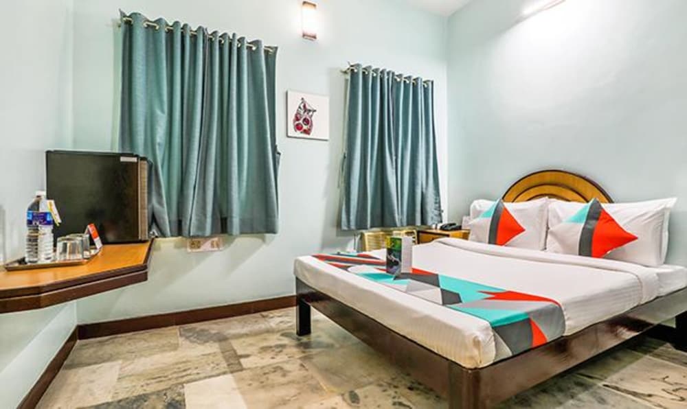 Фото Oyo 7829 Santhi inn