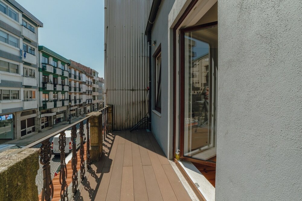 Фото Downtown Santos With Terrace by Homing