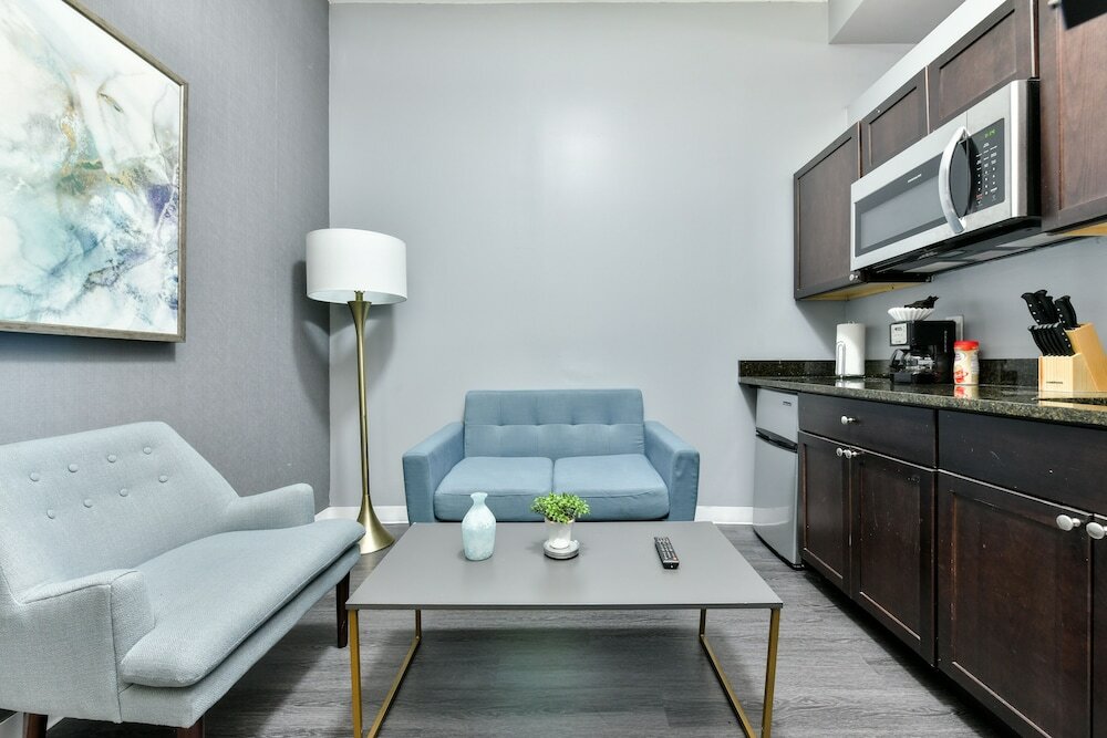 Фото Temple Place Suites