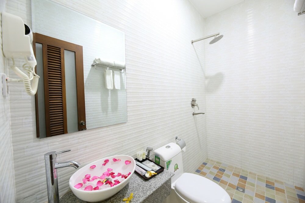 Фото Royal Peacock Hotel