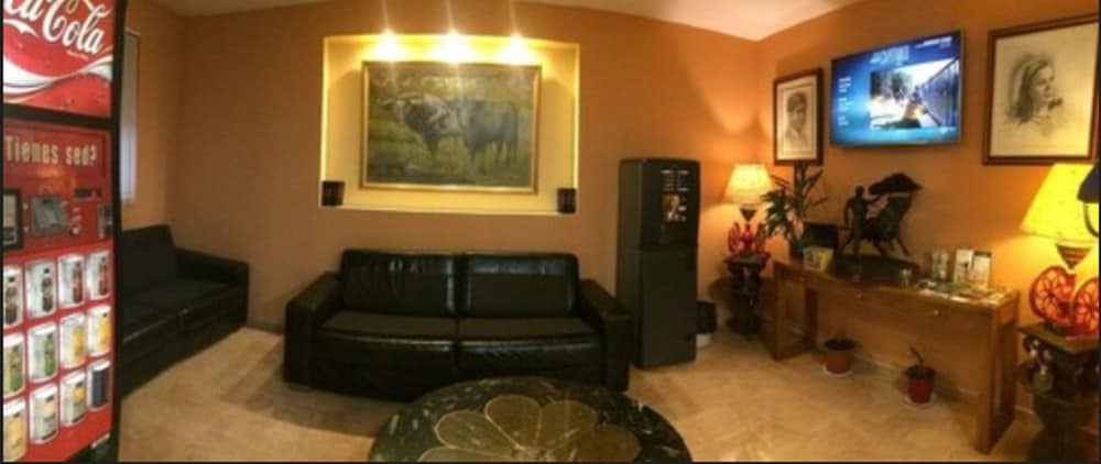 Фото Hostal Aeropuerto