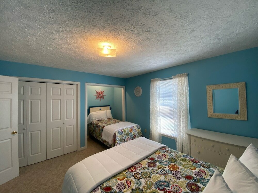 Фото The Dancing Bear Inn