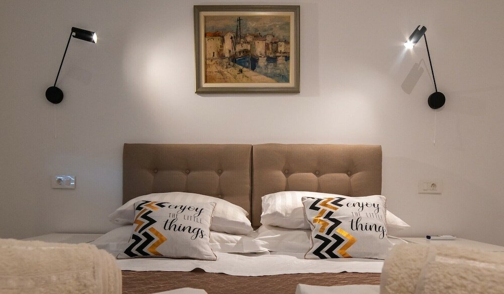 Фото Apartmani D & J