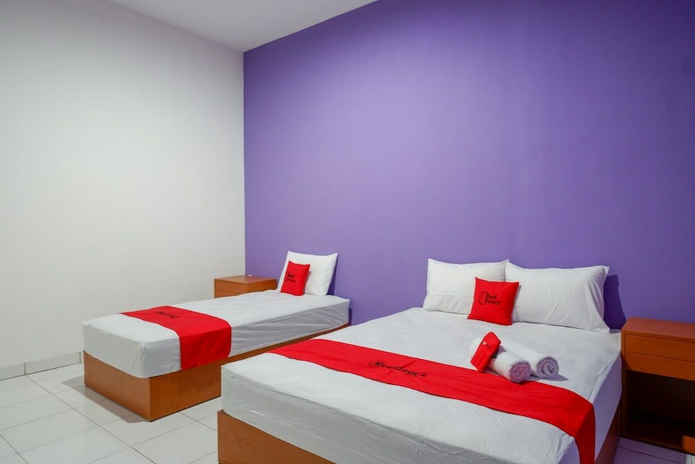 Фото RedDoorz near Alun Alun Kaliwungu Kendal