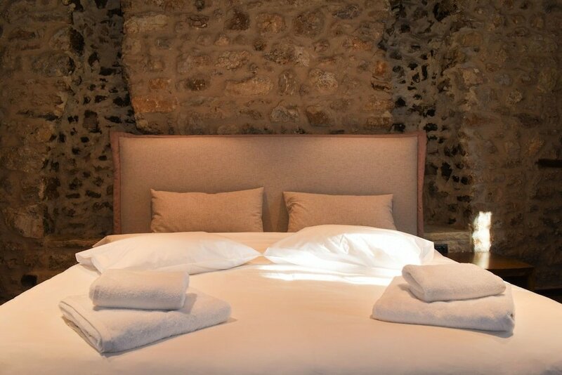 Гостиница Secluded Mountain Refuge - Theonimfi Paradise Gem