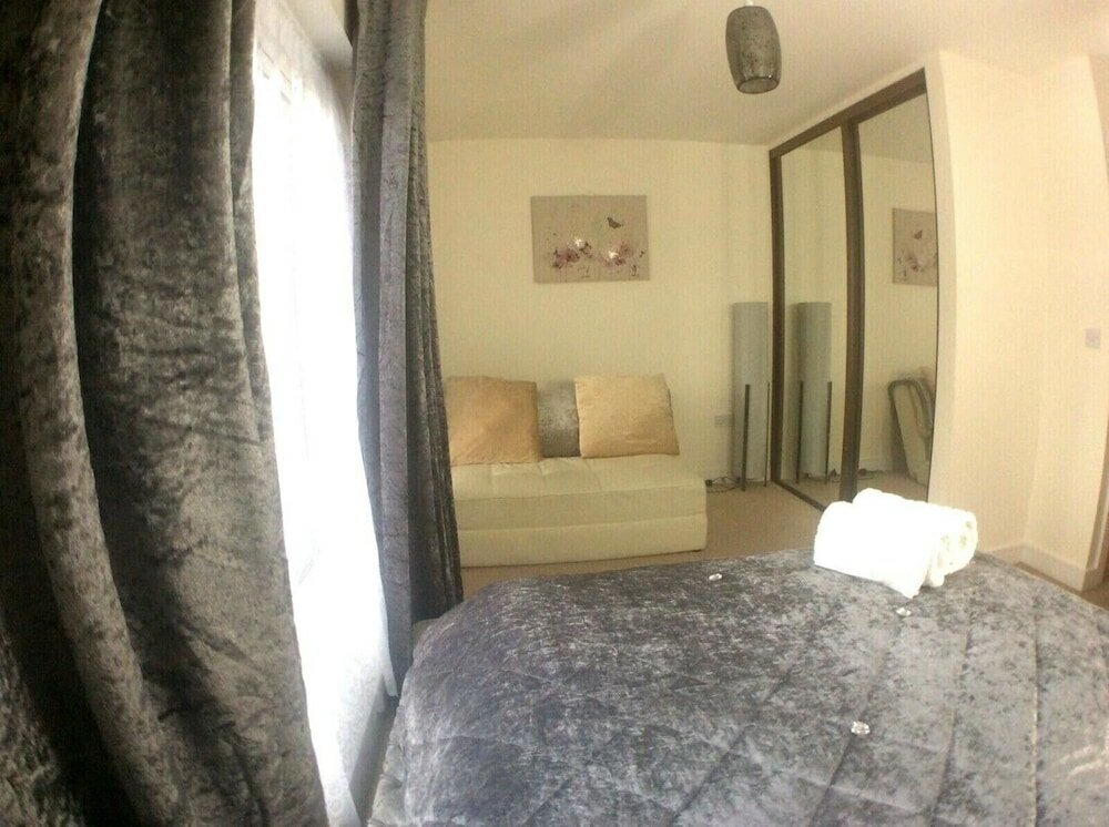 Фото Igloo CityCroft Luxury Townhouse