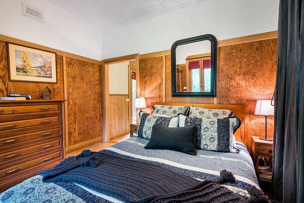 Фото Avalon House