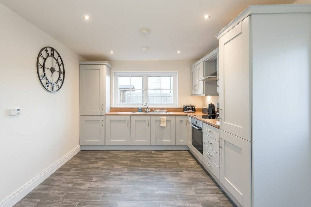 Фото Stylish & Modern 3 Bedroom Home