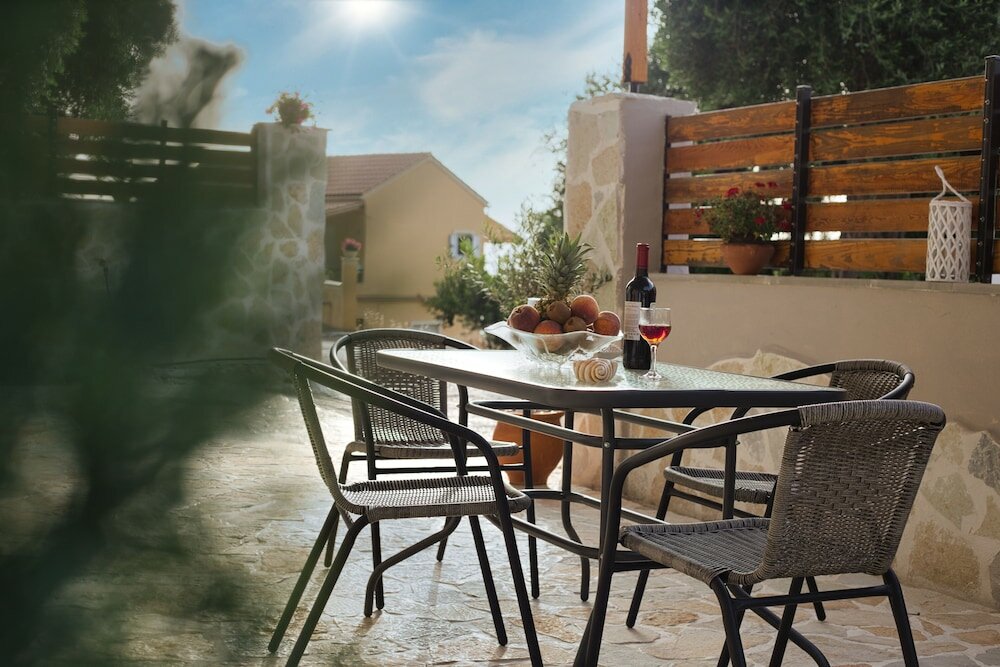 Фото Liz Apartment by CorfuEscapes