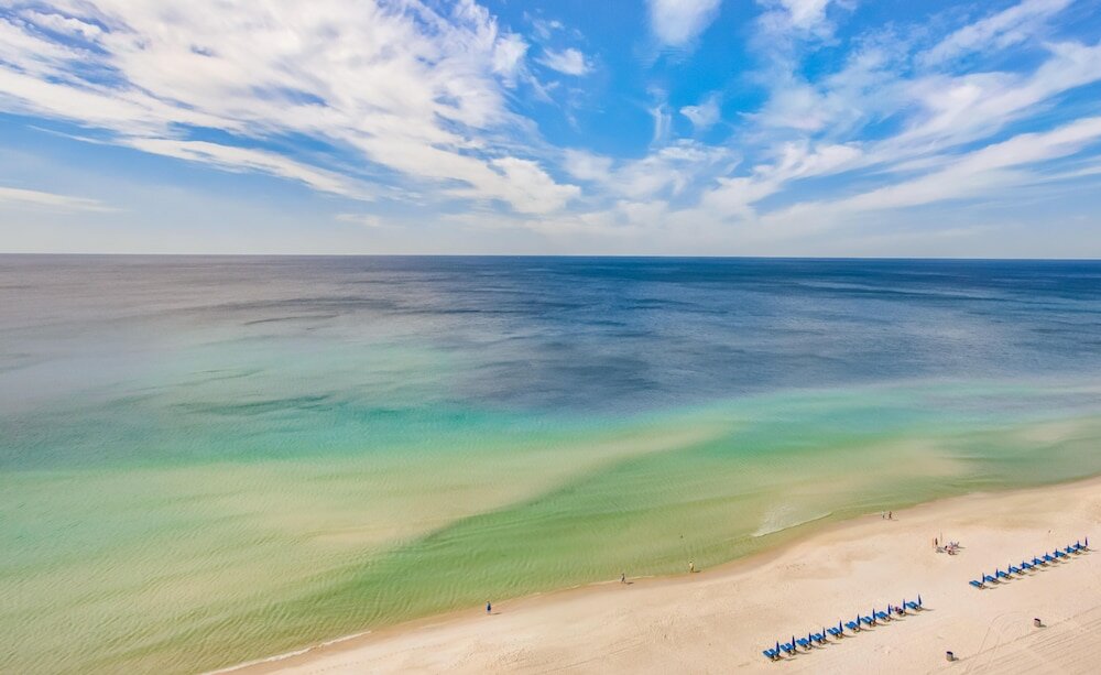 Фото Long Beach by Forehand Rentals