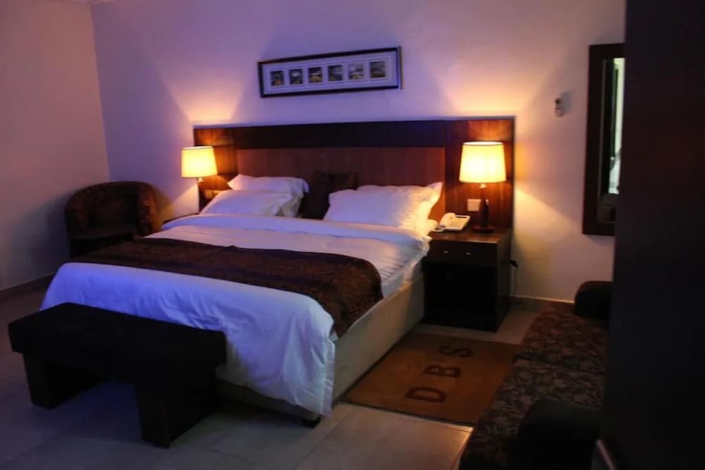 Фото De Brass Suites Hotel