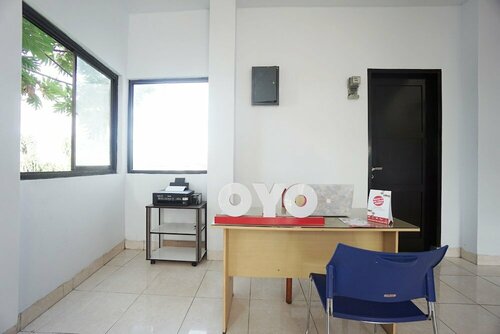 Гостиница Oyo 2566 Putri Kesia Rooms в Манадо