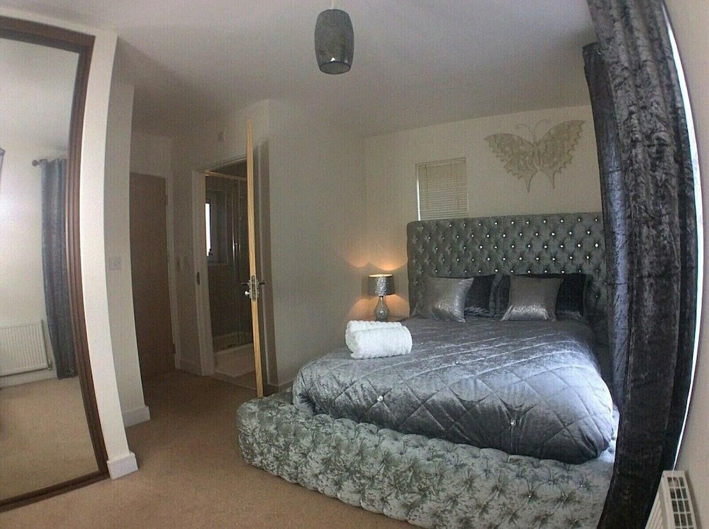 Фото Igloo CityCroft Luxury Townhouse