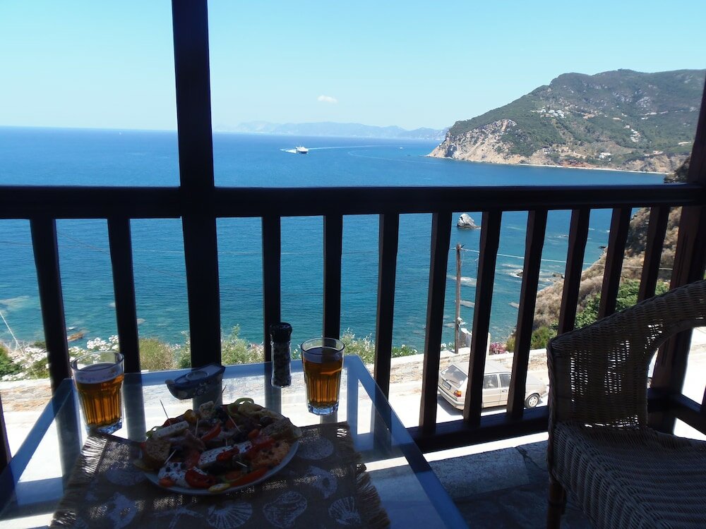 Фото Studios Milos Skopelos