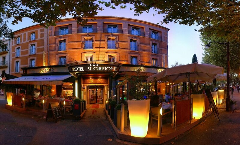 Гостиница Hotel Saint Christophe в Экс-ан-Провансе