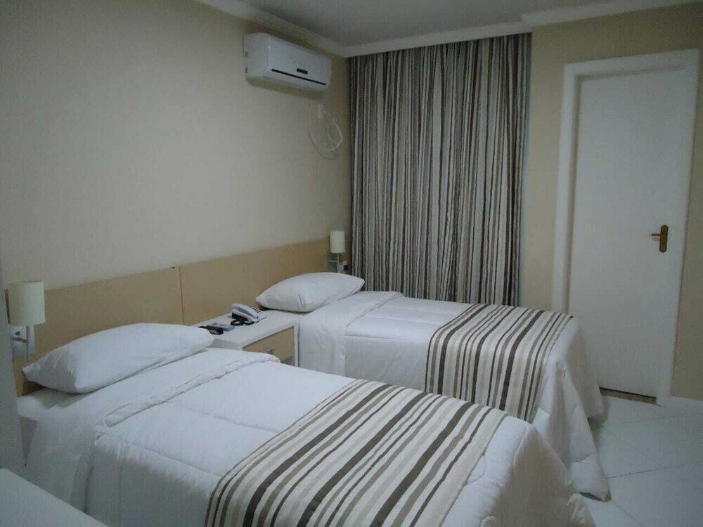 Фото Serra Plaza Hotel