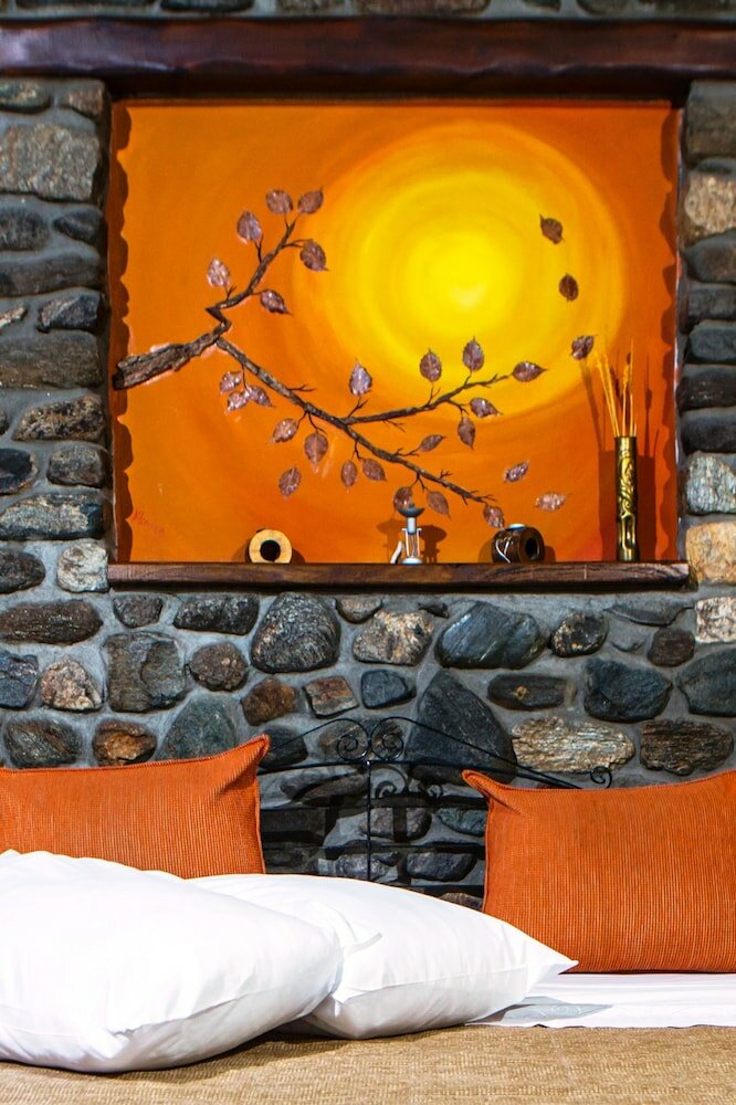 Фото Oikoperiigitis Hotel