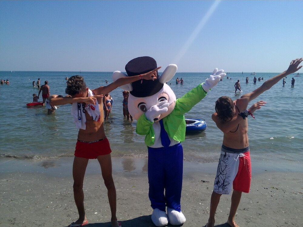 Фото 47050645746