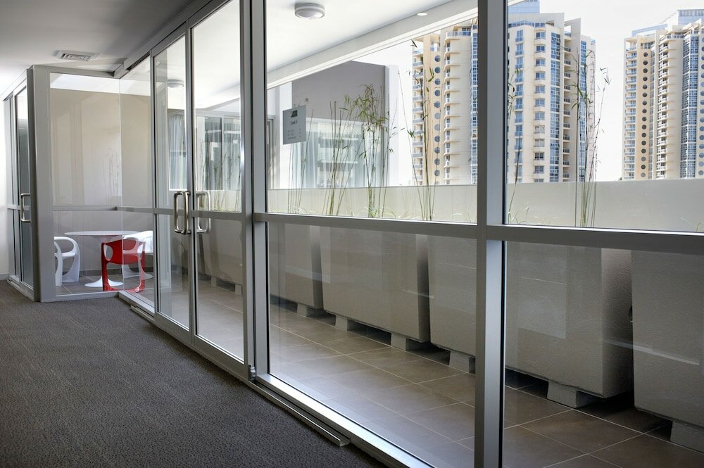 Фото Holiday Inn & Suites Sydney Bondi Junction, an Ihg Hotel