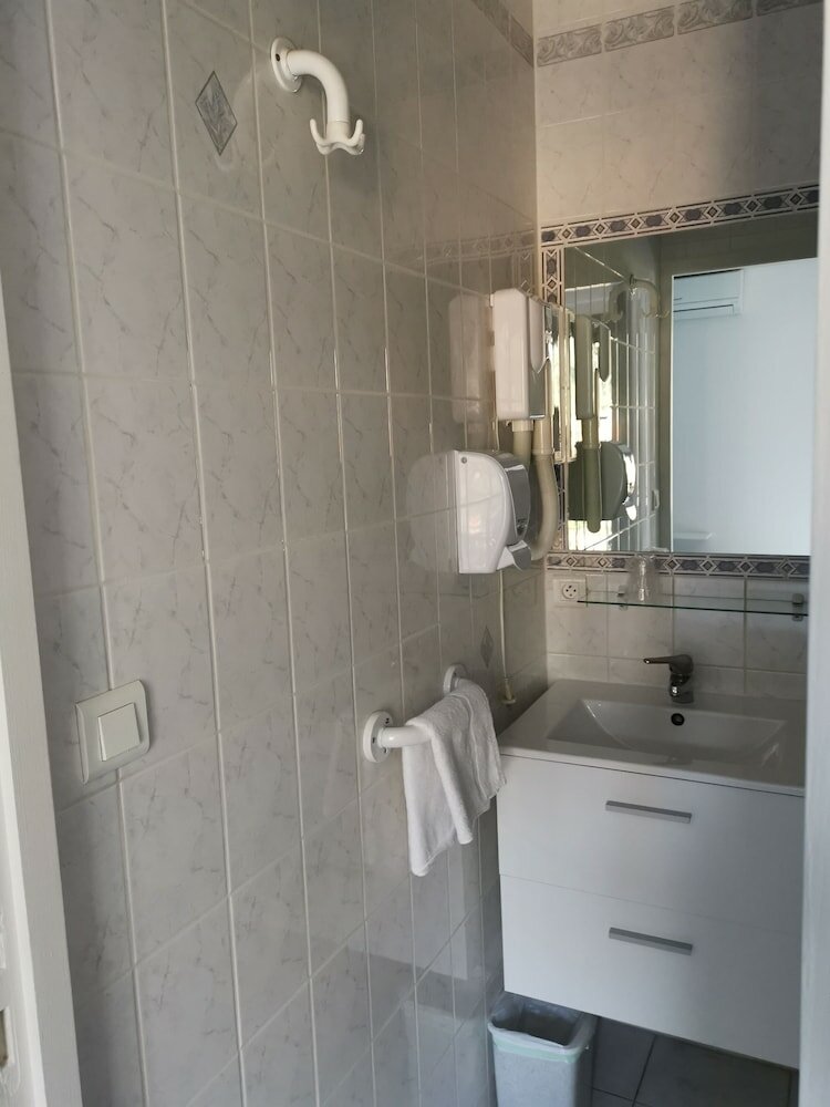 Фото Le Carry Hôtel