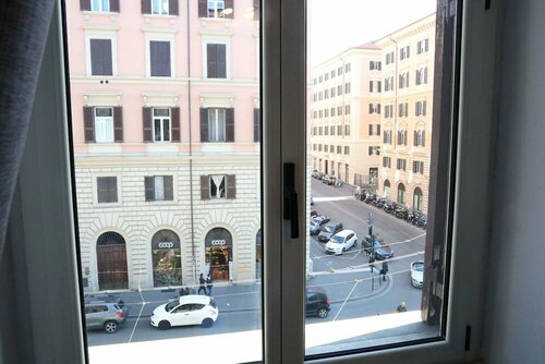 Гостиница Eden Luxury Suites в Риме