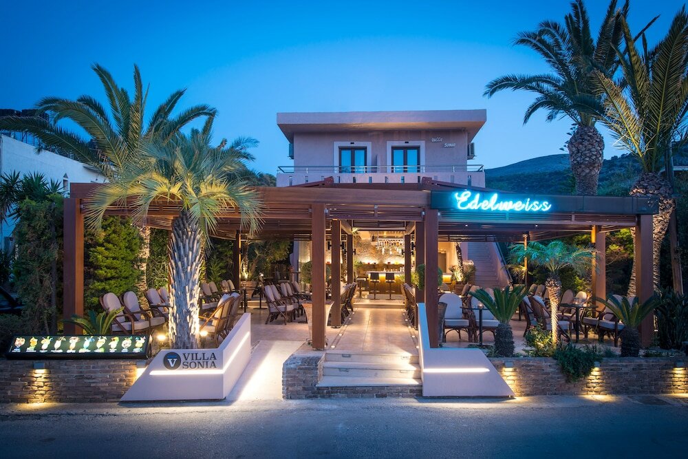 Фото отеля 1