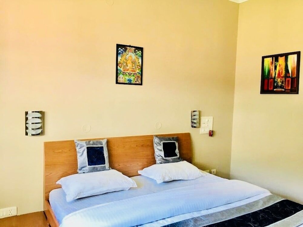 Фото Tatva Bir Tents and Hotel