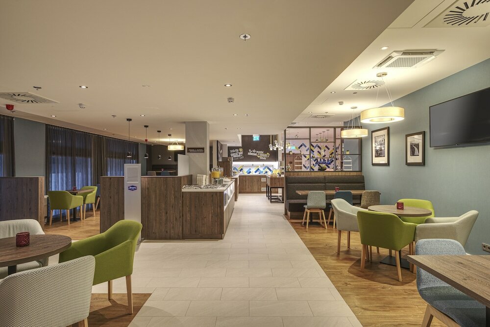 Фото Hampton by Hilton Stuttgart City Centre