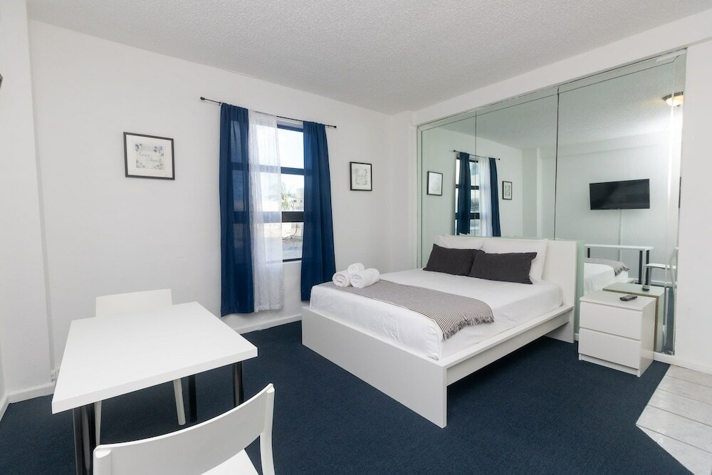 Фото 306 Studio Hollywood Beach