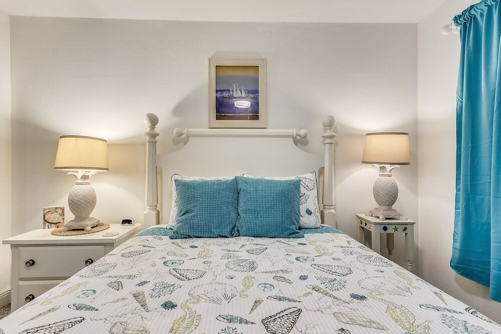 Фото Emerald Beach by Book That Condo