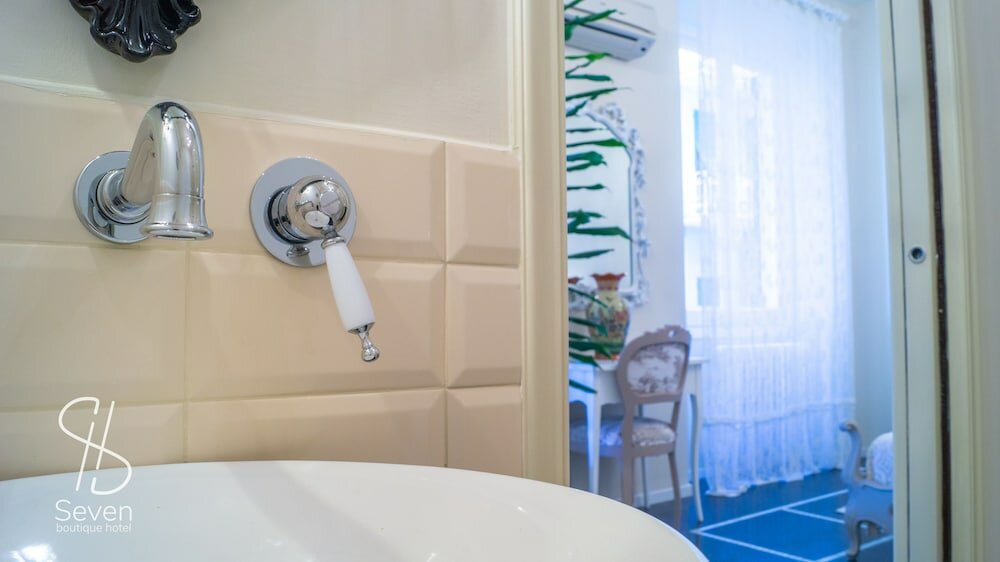 Фото Seven Boutique Hotel