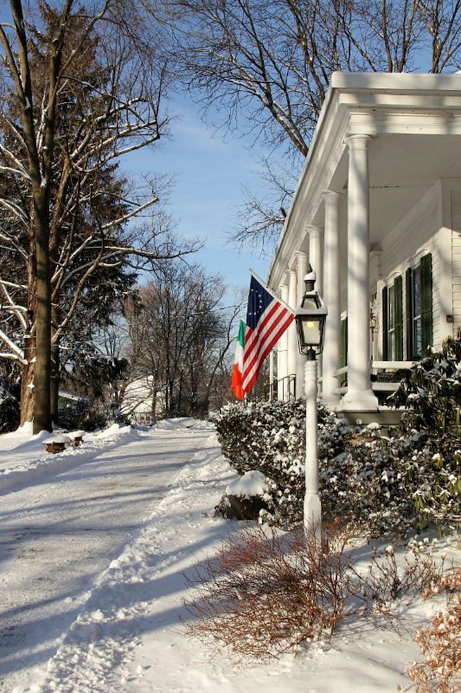 Фото Caldwell House Bed & Breakfast