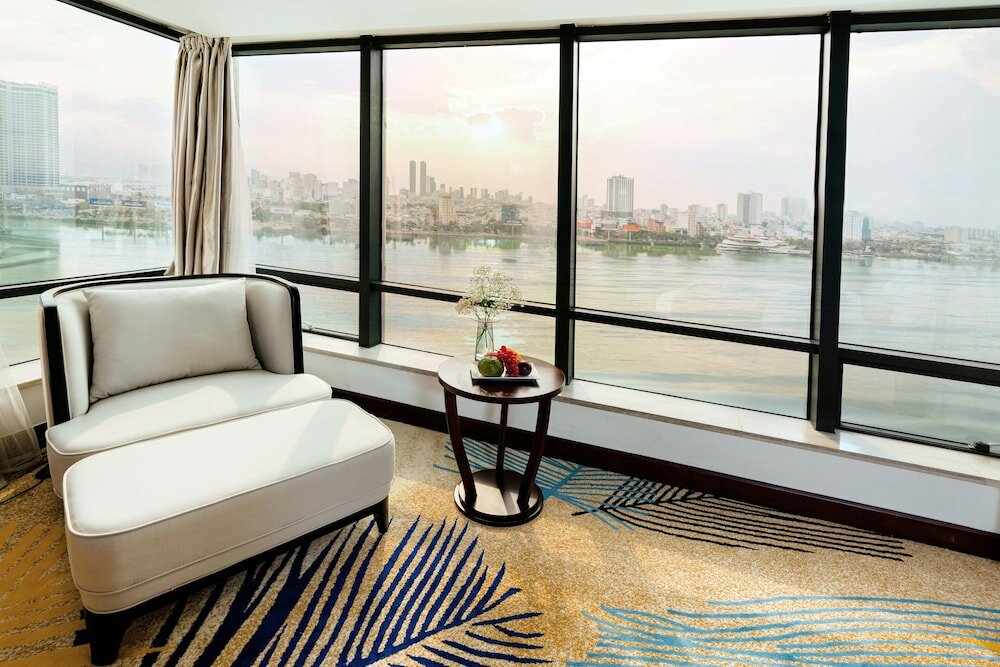 Фото Brilliant Hotel