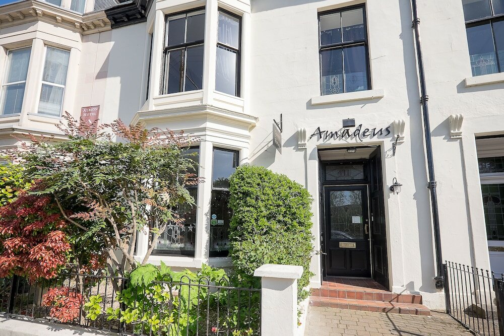 Фото отеля 1