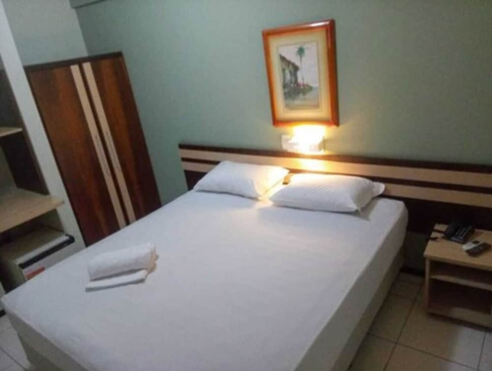 Фото Harbor Inn Jaraguá