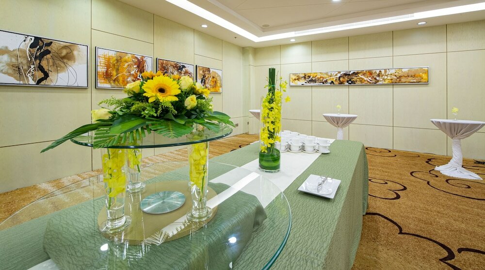 Фото Brilliant Hotel