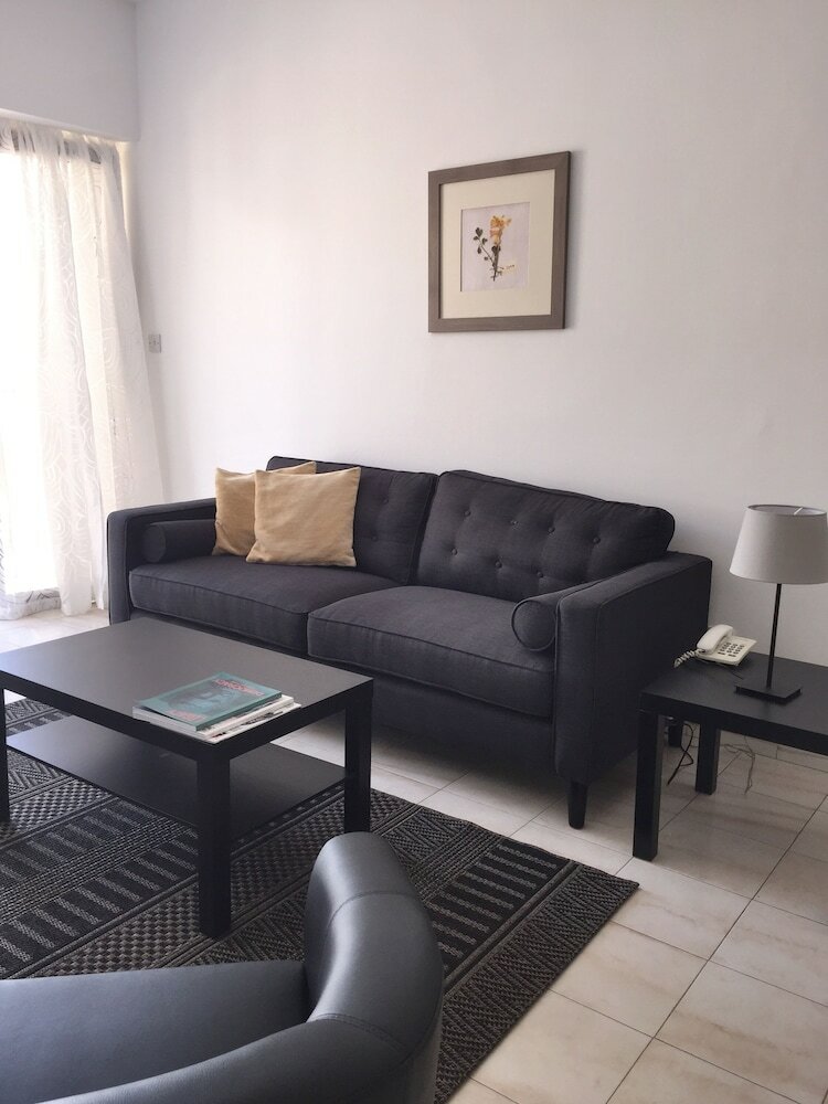 Фото Pigeon Beach Hotel Apartments