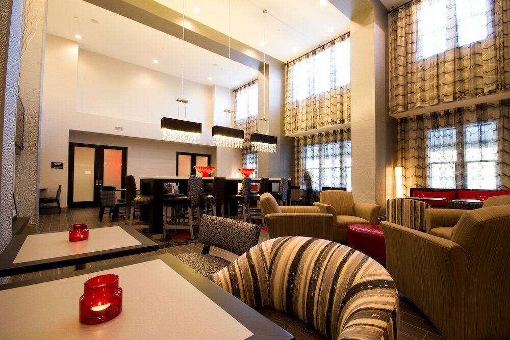 Фото Hampton Inn & Suites DuPont