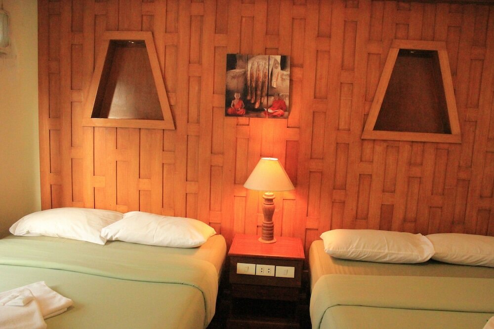 Фото New Road Guest House - Hostel