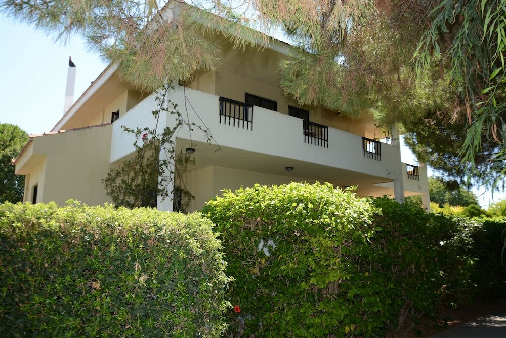 Фото Niki Hotel Apartments