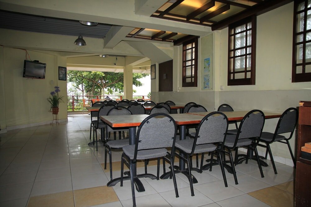 Фото Pandu Lakeside Hotel Parapat - Toba Lake