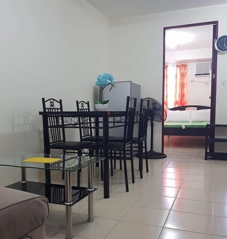 Фото Хостел Samanakan's Seafarers Condotel