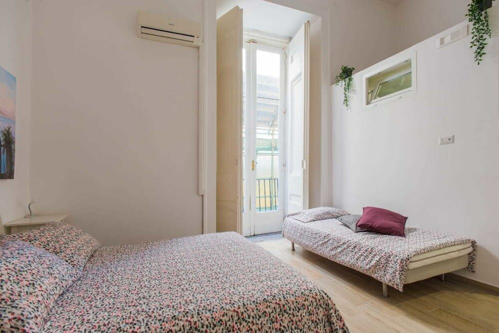 Фото In Napoli B&b