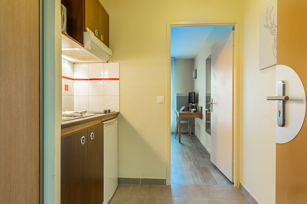 Фото Zenitude Hôtel - Résidences Magny les Hameaux