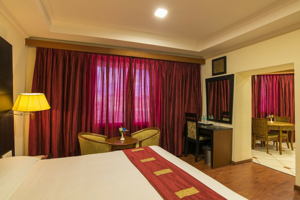 Фото Emarald Hotels