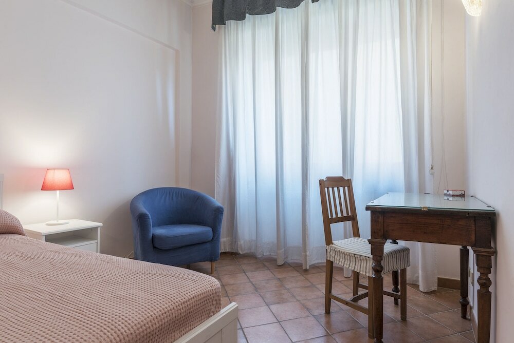 Фото San Lorenzo Roomy Apartment